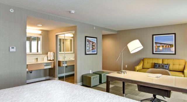 Hampton Inn & Suites By Hilton Saskatoon Airport, Rezervasyon Otel Saskatoon Saskatchewan