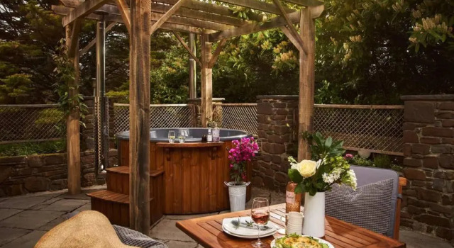 Коттедж c 1 комнатой Swifts Return - Apartment with hot tub, sauna and indoor pool (Dartmoor)