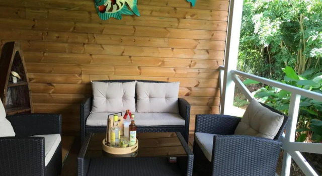 Коттедж Grand bungalow avec piscine et vue mer
