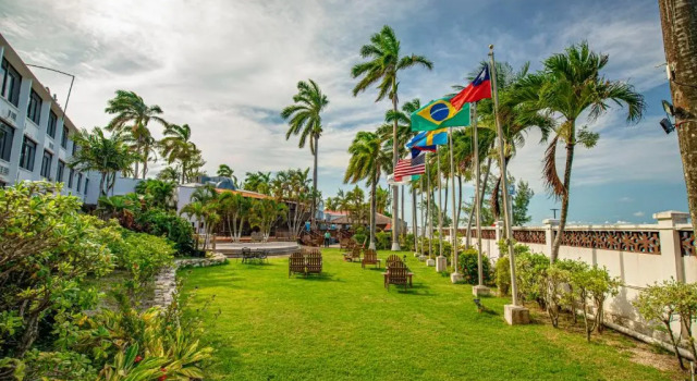 Номер Standard с балконом и с видом на бассейн Fort George Hotel and Spa