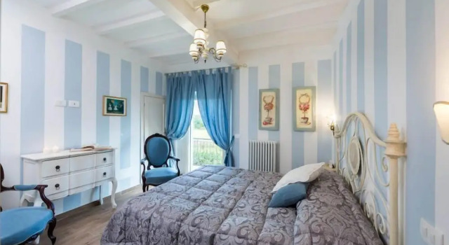 Коттедж с 6 комнатами Casale di Vera