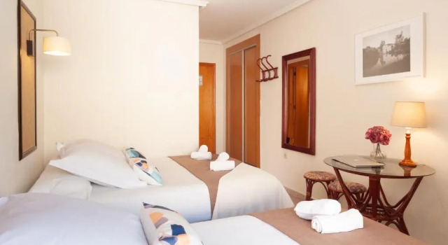 Трёхместный номер Standard Hotel Eden Mar