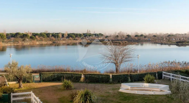 AS16245 - P2 Belle vue lac avec parking privé, Réserver Appartement Hôtels à Camargue avec parking, Parking