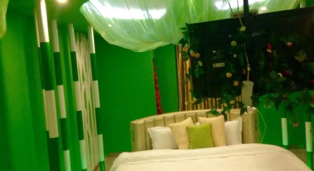 Leaf and Love Theme Hotel, Забронировать Отель Отели Чунцин с парковкой, рядом с Станция метро Daping, Парковка