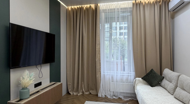Novaya Trekhkomnatnaya S Dzhakuzi Flat, Prenota Appartamento Astana Kazakistan