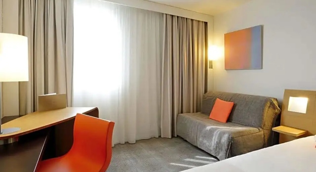 Номер Standard с видом на бассейн Novotel Setubal
