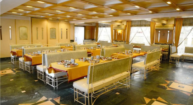 The Adarsh Hotel, Забронировать Отель Отели штата Махараштры 3 звезды, 3*
