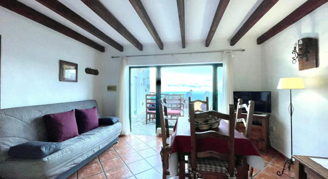 Apartment in rural house with Wifi and ocean view