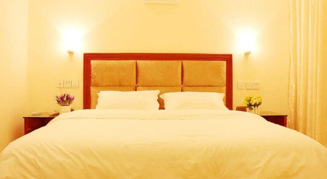 Huajun Hotel, Забронировать Отель Отели Яншо 3 звезды, рядом с Парк Яншо, 3*