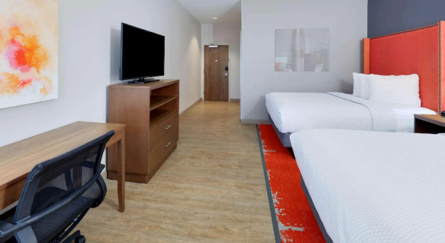Четырёхместный номер Standard La Quinta Inn & Suites by Wyndham Lakeway