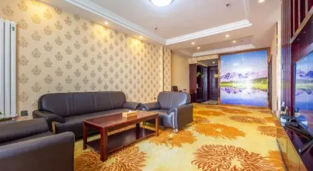 Люкс Deluxe Vienna 3 Best Hotel (Xining Railway Station Jiuying Cordyceps Market)