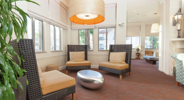 Hilton Garde Inn Palm Springs/rancho Mirage, Забронировать Отель Ранчо-Мираж Coachella Valley