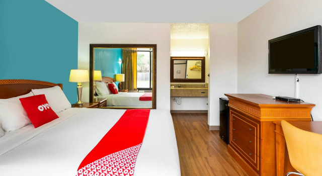 OYO Hotel Bossier City LA - Red River, Забронировать Отель Отели и гостиницы Бошьер-Сити, рядом с Bossier Civic Center, Отель
