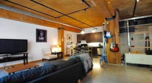 Exquisite 55th Floor 2Bed/2bath+Parking, Boek Hotel Toronto 