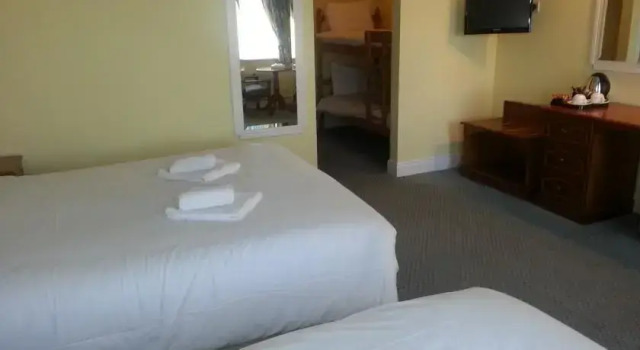 Cedars Hotel