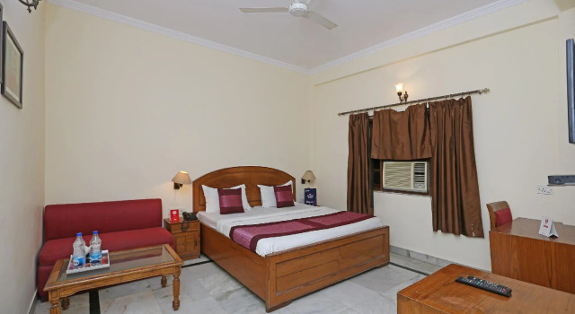 OYO 9585 Hotel Kavya Palace, Varaa Hotelli Faridabad Haryana