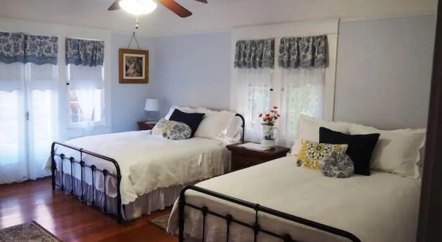 Четырёхместный номер Deluxe Lady Geneva Bed and Breakfast