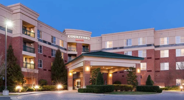 Courtyard Franklin Cool Springs, Prenota Hotel Hotel a Tennessee con piscina, Piscina