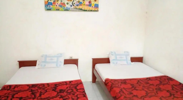 Hotel Raya by OYO Rooms