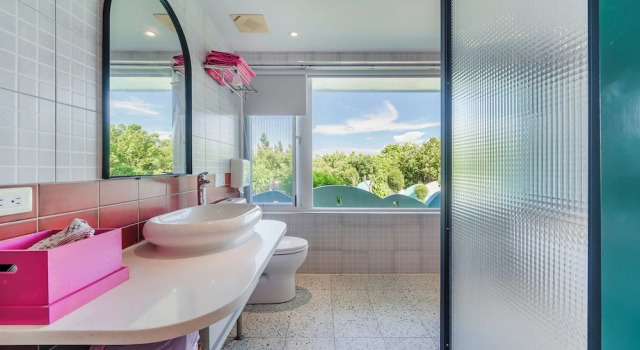 Четырёхместный номер Standard Happiness Pink B&B