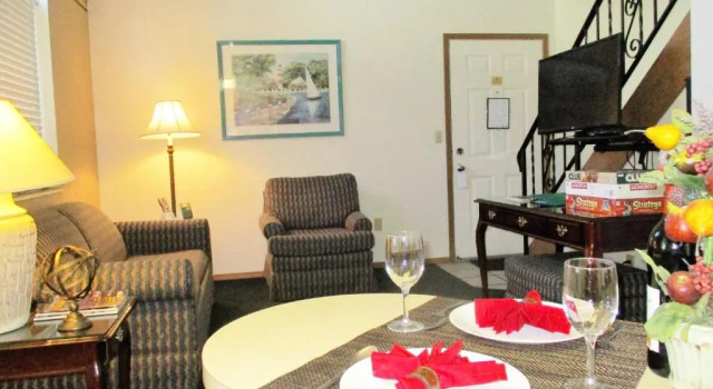 Люкс Turning Leaf Furnished Townhomes