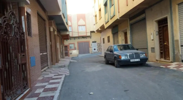 Appartement alhoceima, Rezerwuj Apartament Hotele w Tanger-Tetouan z parkingiem, Parking