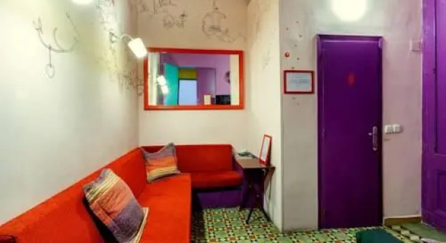 Hostal Downtown, Забронировать Хостел Барселона провинция Барселона, рядом с Приход Св. Августина