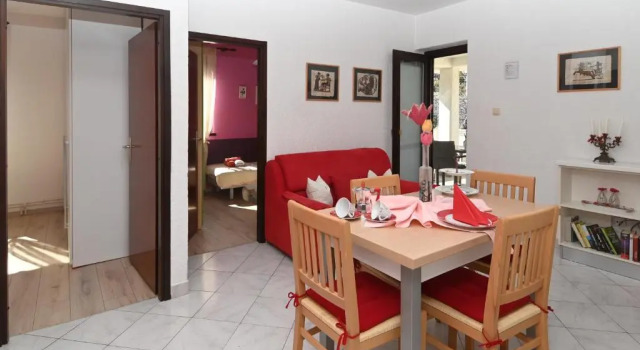 Apartments Sunčica, Varaa Huoneisto Hotellit Kvarner Islands uima-altaalla, Uima-allas