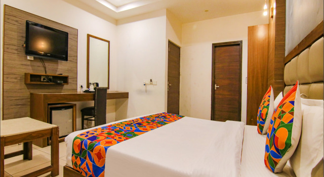 Номер Premium Fabhotel Citi Inn