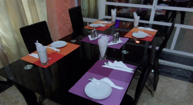 Отель Alheri Suites