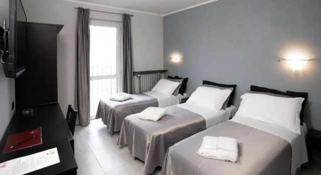 Camera tripla Standard J Hotel