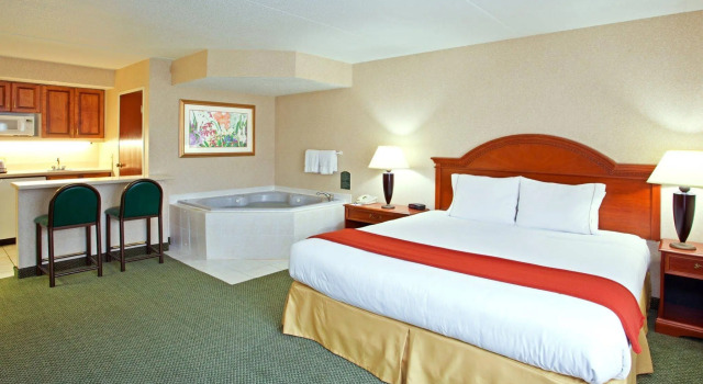 Holiday Inn Express Pittsburgh-Bridgeville, Rezerwuj Hotel Bridgeville Pensylwania