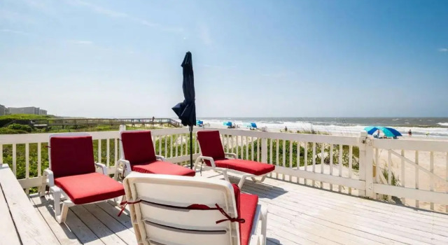 Коттедж Sweet Retreat by Oak Island Accommodations