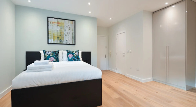 Студия Deluxe Цокольный этаж St James House Serviced Apartments by Concept Apartments