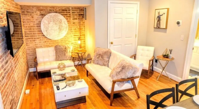 Sleeps 20! Near Stadiums & Harbor; Features Scenic Rooftop & Parking, Rezerwuj Hotel Baltimore Maryland