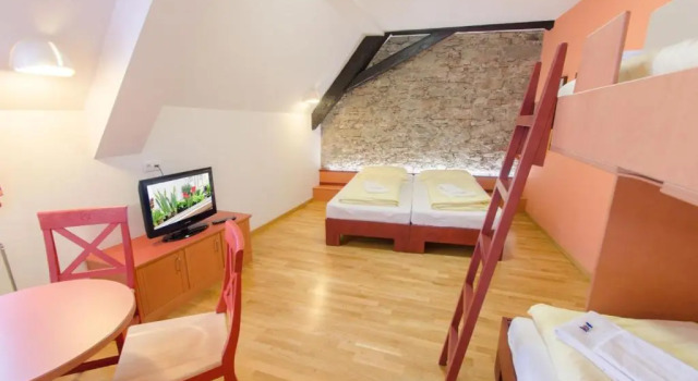 Четырёхместный номер Standard JUFA Hotel Meersburg am Bodensee