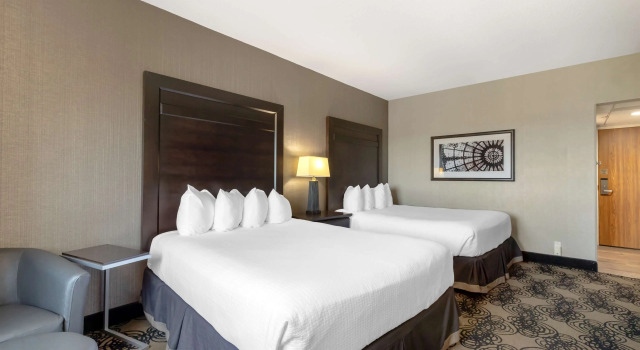 Четырёхместный номер Standard Best Western Plus Midwest Inn