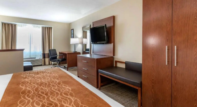 Люкс Comfort Inn Portland Hotel