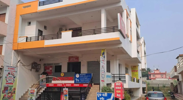 OYO 80490J Shiv Palace