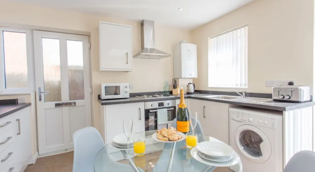 Апартаменты Deluxe Spacious Comfortable 2 Bed Apartments in Oxford, Free Parking, OX2 Easy Access to City Centre & Hospitals