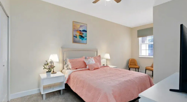 Simply Comfort Amazing 5bd Townhouse