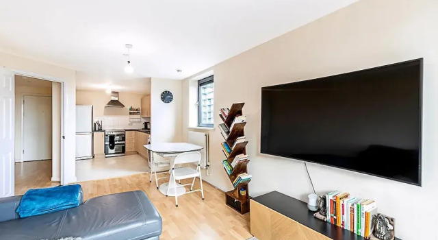 Sleek Flat w/ River Views In Canary Wharf, Varaa Huoneisto Asunnot kohteessa Merseyside, Huoneisto