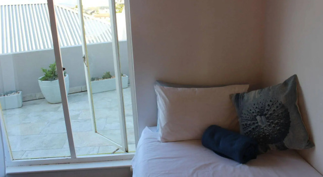 Die Braaihuis- sleeps 6, Large Veranda, Sea Views, Central and Fabulous, Забронировать Дом для отпуска Виллы Кейптауна, Вилла
