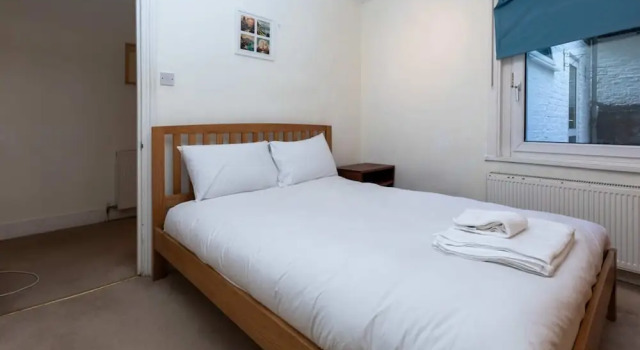 Spacious 1BD Flat w/ Garden - Hammersmith!