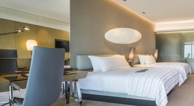 Двухместный номер Standard с балконом и с видом на город Le Meridien Qingdao West Coast