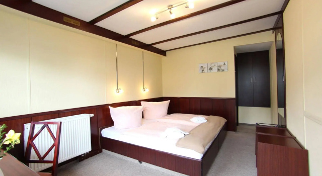 Hotel Dresden Domizil, Забронировать Отель Пишен 