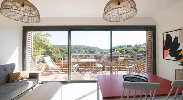 Апартаменты "Le Soleil Levant" avec balcon et parking privé, 2 adultes et 1 enfant