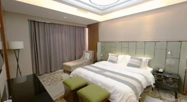 Люкс Business Q+ Huili Mingzhu Business Holiday Hotel