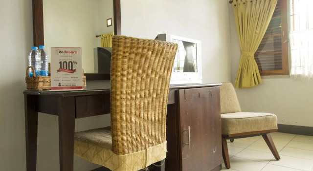 RedDoorz @ Setrasari, Rezervasyon Otel Bandung Kidul Bandung