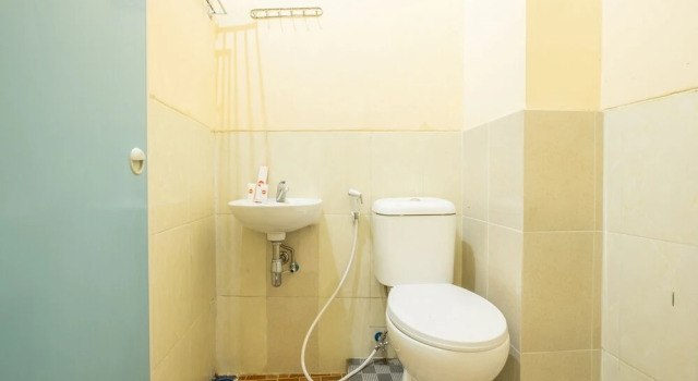 Hotel Grand Liquid by Oyo Rooms, Book Hotel Karawang West Java